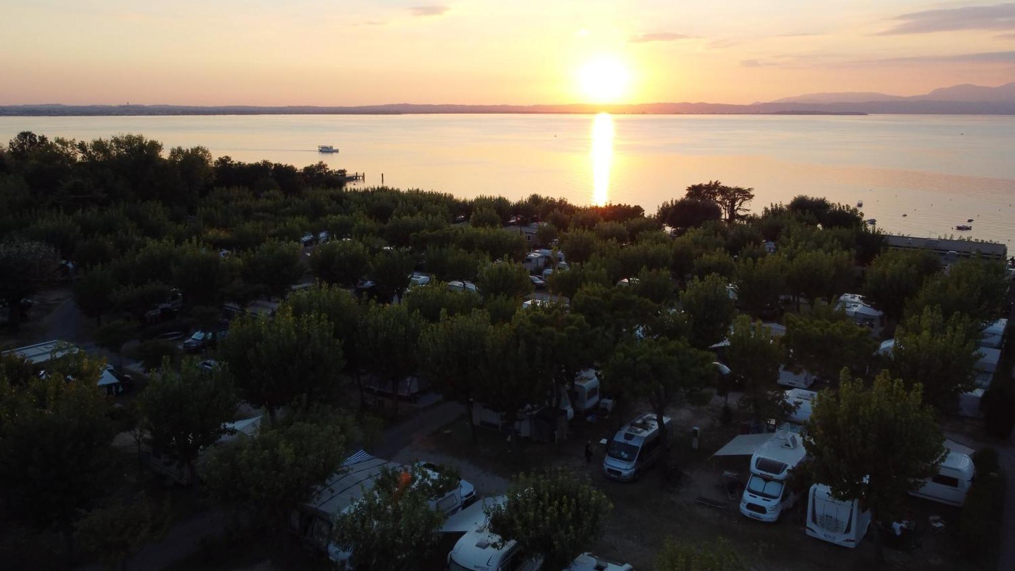 לאזיסה Camping Belvedere מראה חיצוני תמונה