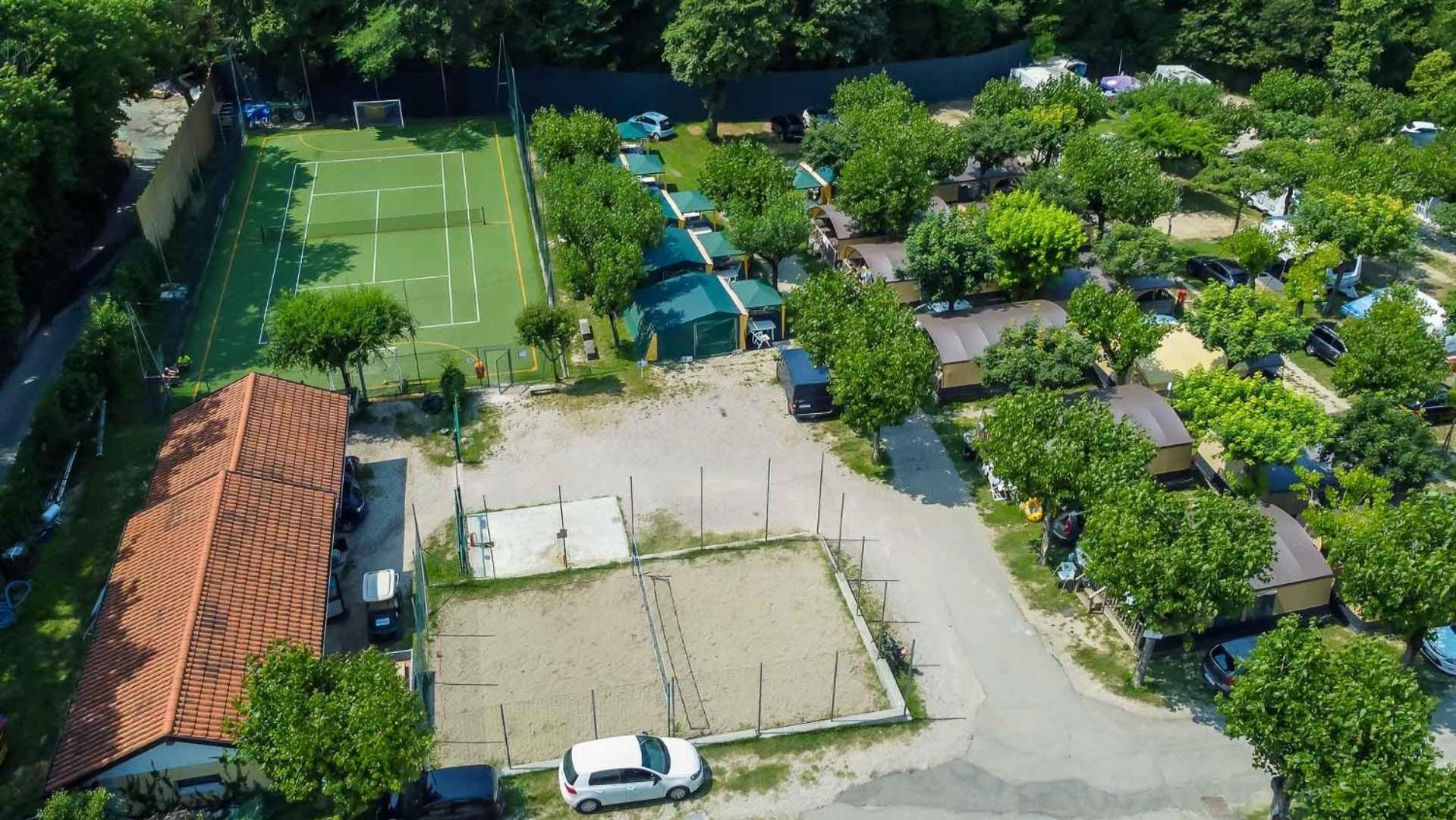 לאזיסה Camping Belvedere מראה חיצוני תמונה